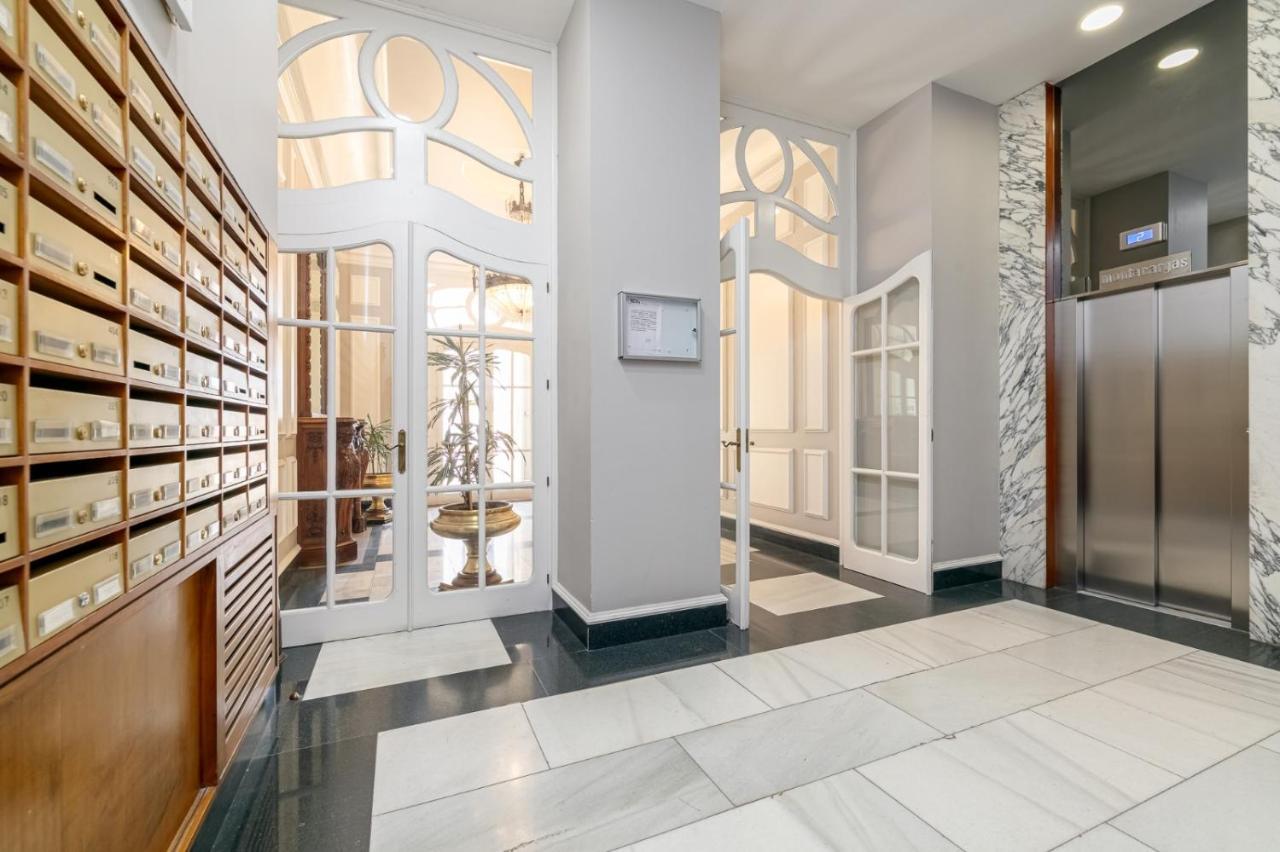 Suite De Lujo Puerta Del Sol+Parking Vigo Exterior foto